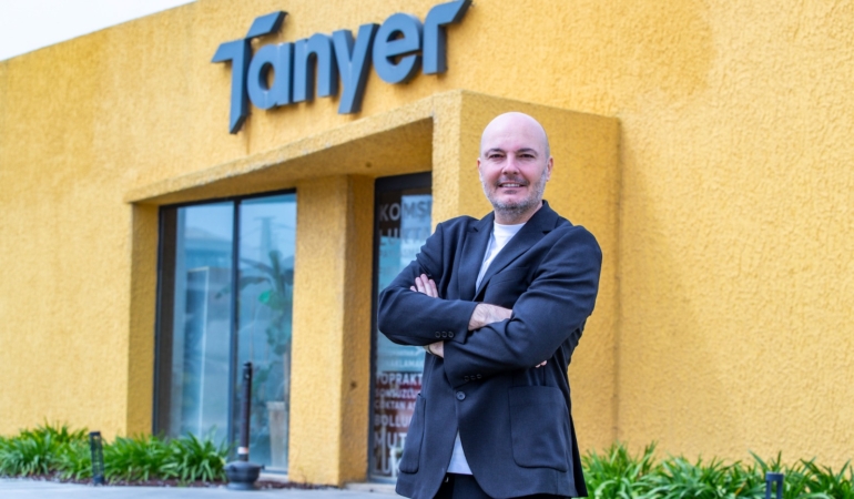 Urla’da Yeni Bir Ticari Merkez mi Yükseliyor? Loftlar Dikkat Çekiyor