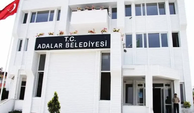 Adalar Belediye Başkanvekilliği Seçiminde AKP Adayına Oy Veren 3 CHP'li Disipline Sevk Edildi