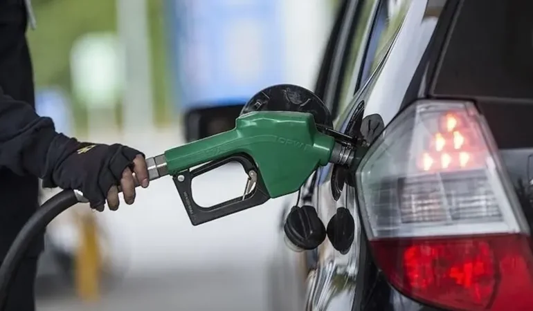 Akaryakıtta Eşelmobil Sisteminin Sona Ermesiyle Benzine 12,48 Liralık Artış Bekleniyor