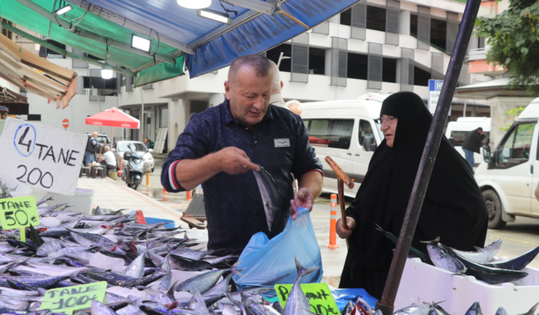 Rize’de Karadeniz palamudu tezgahlarda 50 ile 100 lira arasında satılıyor