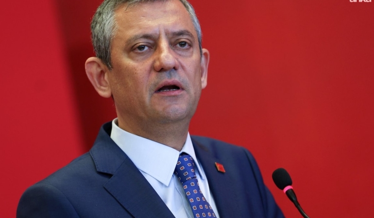 Özgür Özel Milletvekili Çalışma Toplantısında Yerel Seçim Sonuçlarını ve Parti Bütçesini Değerlendirdi