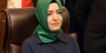 AKP Fon Skandalının Ardından İstifa Eden Fatma Betül Sayan Kayanın Adını Siliyor