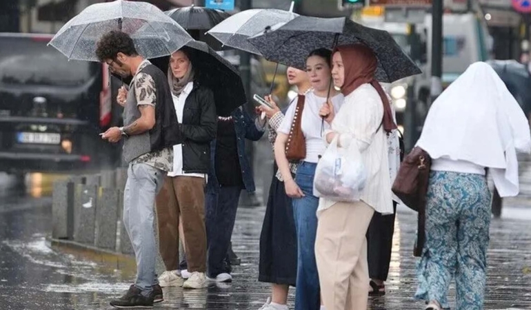 Meteoroloji Genel Müdürlüğü Yurt Genelinde Sıcaklık Düşüşü ve Kuvvetli Yağış Uyarısı Yaptı