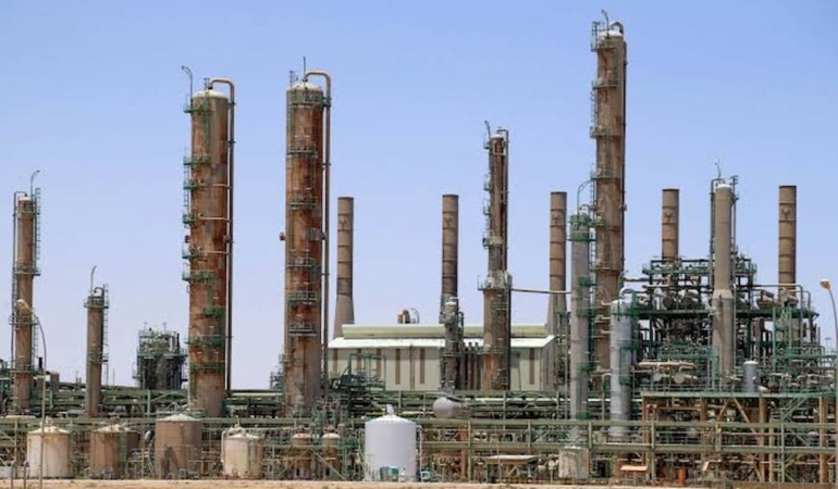 ABD Ticari Ham Petrol Stoklarında 900 Bin Varillik Beklenmedik Artış Kaydedildi