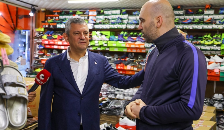 Özgür Özel Rize’nin Pazar İlçesinde Selden Etkilenen Esnafı Ziyaret Etti