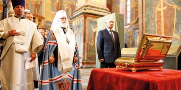 Rusya Ukrayna Cephesindeki Birliklerine 14 Yüzyıldan Kalma Prens Donskoy Kalıntılarını Gönderdi