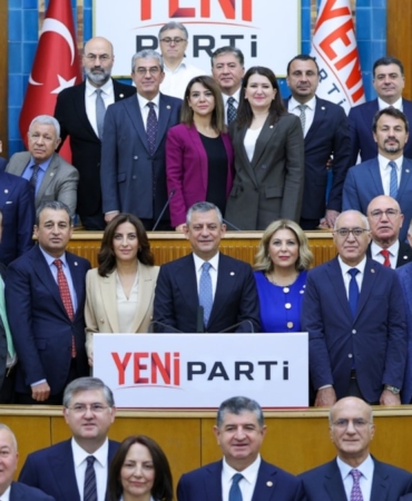 YENİ Parti AYM Savunmasını Verdi Olası İsim Değişikliğine Karşı Üç Alternatif Belirlendi