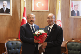 TBMM Başkanvekilliği Görevini Bırakan Bekir Bozdağ Görevini Yusuf Beyazıt'a Devretti