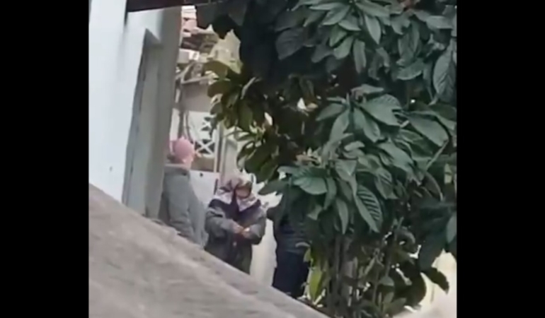 Esenyurt'ta Gecekonduda Uyuşturucu Alışverişi Polis Kamerasına Yansıdı