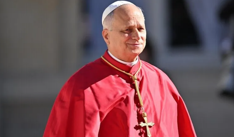 Papa 14. Leo akciğer kanseri nedeniyle ameliyat edildi