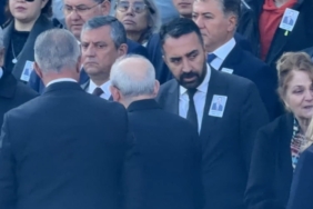 Özgür Özel ve Kemal Kılıçdaroğlu Meclis'teki Cenaze Töreninde Bir Araya Geldi
