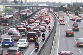 İstanbul'da Pazartesi Sabahı Trafik Yoğunluğu Anadolu Yakasında Yüzde 78'e Dayandı