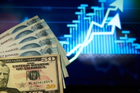 Dolar kuru haftanın ilk işlem gününde 49,7620 seviyesine yükseldi